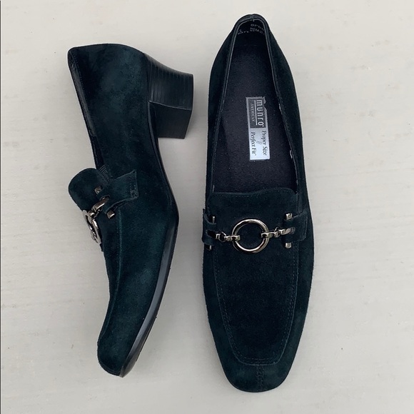 Munro American Suede shoes. Size 8 N. - Picture 3 of 8